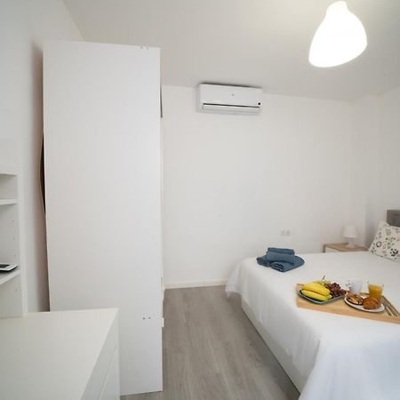 1 Room Playa Pedregalejo Μάλαγα Εξωτερικό φωτογραφία